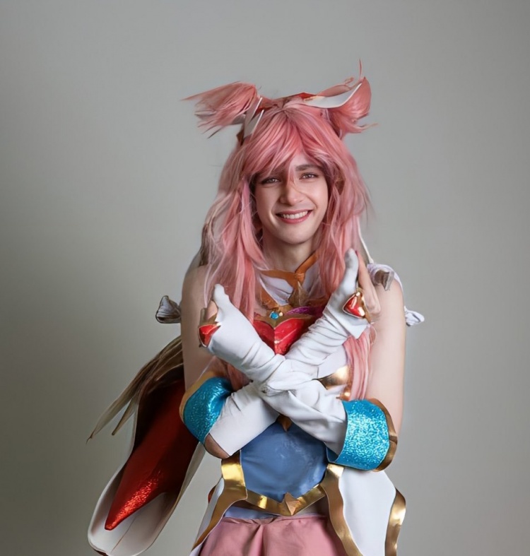 ?职业选手"被迫"营业，巴西赛区RED打野COS星之守护者卡莎