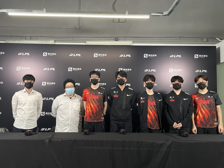 FPX赛后群访 Summit：今天自己的状态不错，运气也很不错