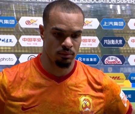 福布斯:帽子戏法极大提升了自信 角球教练要求我要去包前点