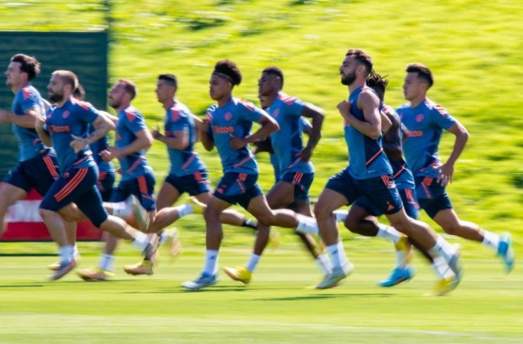 【转会中心】西蒙尼有意C罗?曼联又被曝内讧!拉比奥特现身英国