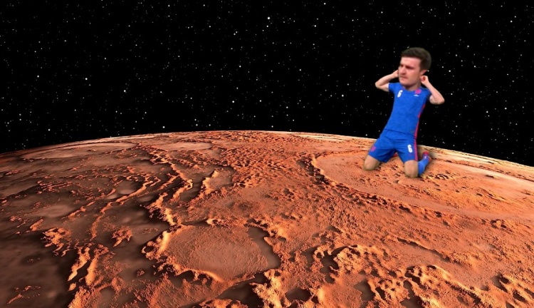 虽然马斯克买曼联是玩笑，但“送马奎尔去火星”已成热门话题?