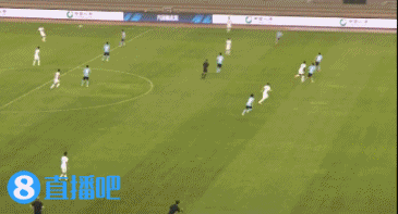 ?菜鸡互啄?张翀出击失误,布格拉汗面对空门踢飞