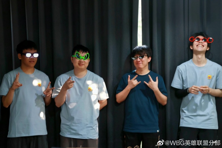 WBG分享队员小活动花絮:TheShy笑嘻了 ON表示带不动