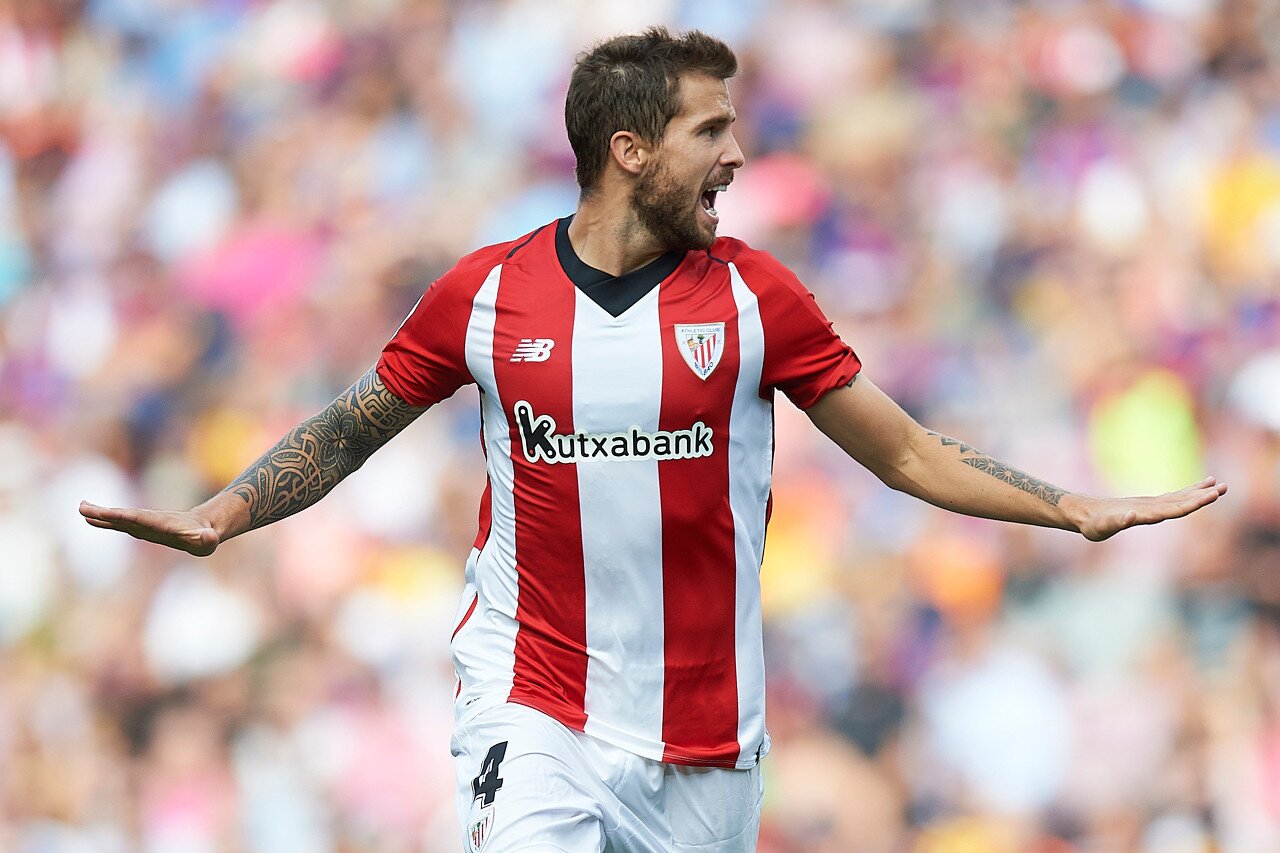 世体:巴萨今夏不会追逐伊尼戈-马丁内斯,可能会等到明夏免签