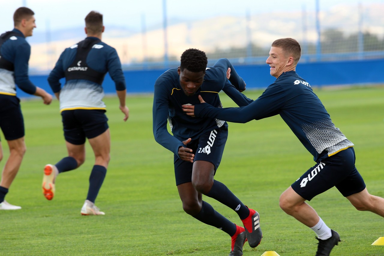 罗体：阿戈梅拒绝克雷莫内塞租借邀请，可能租借重返法甲赛场