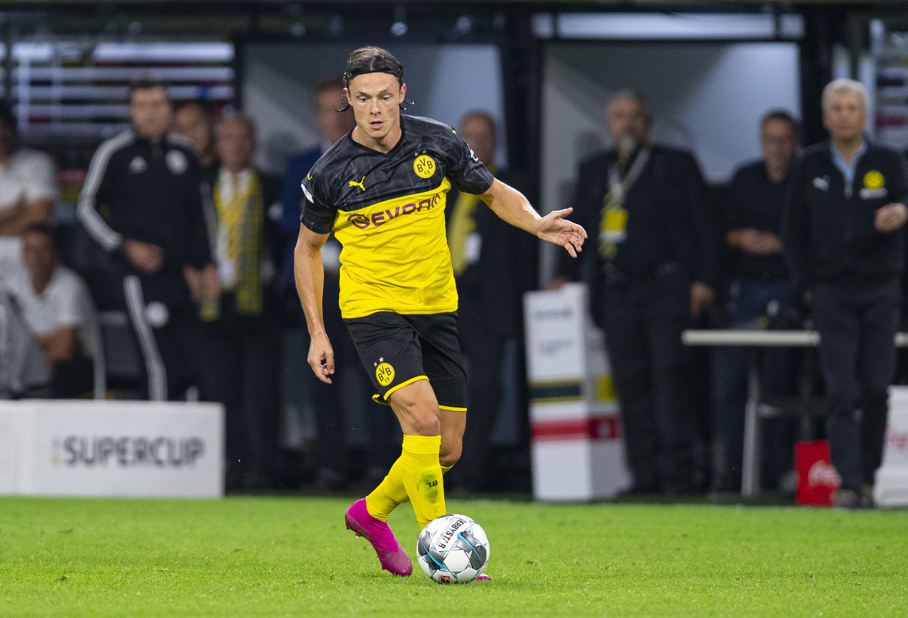 图片报:在遭家暴指控后,舒尔茨缺席多特训练