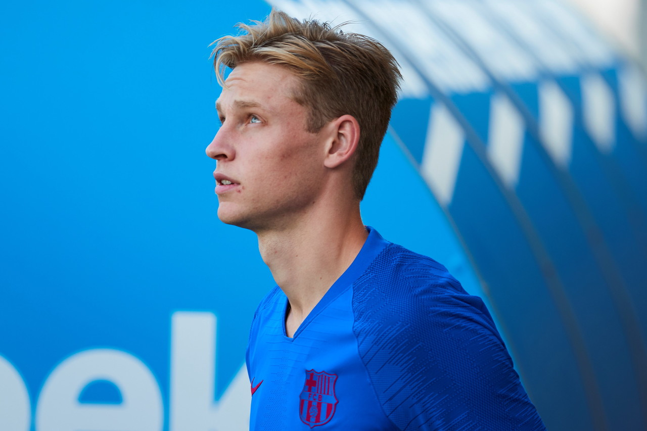 罗马诺:德容目前仍首选留队,他很爱巴萨,想在今年和球队拿冠军