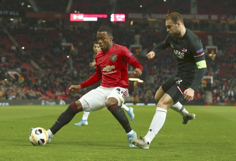 记者:曼联同意将小将莱尔德租借至女王公园巡游者