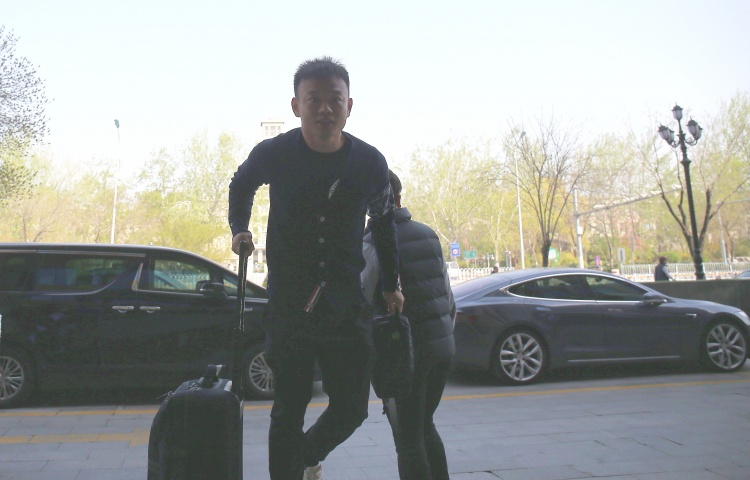 周通:梅里达非常优秀我们私下都很佩服他 张卫、杨帆很自责