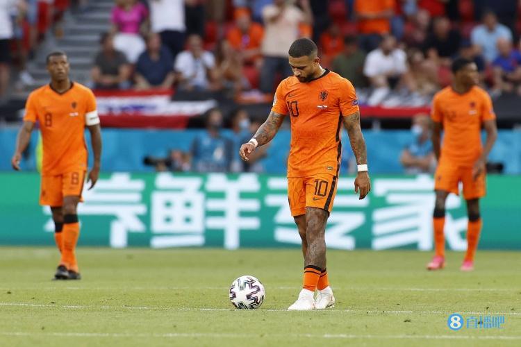 每体:尤文同意附带强制购买权签德佩,但球员需先与巴萨续约一年