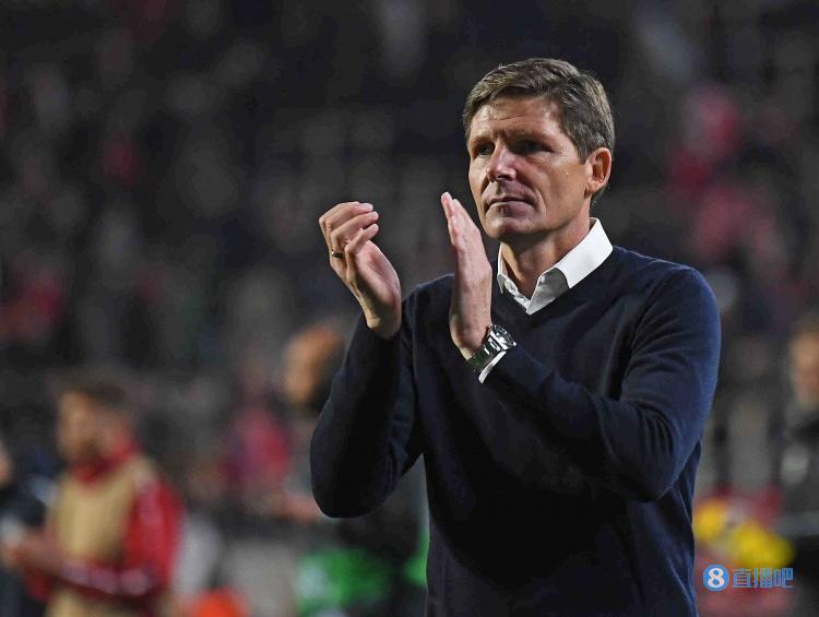 法兰克福主帅谈科斯蒂奇与尤文传闻:他现在想与我们一起踢欧冠