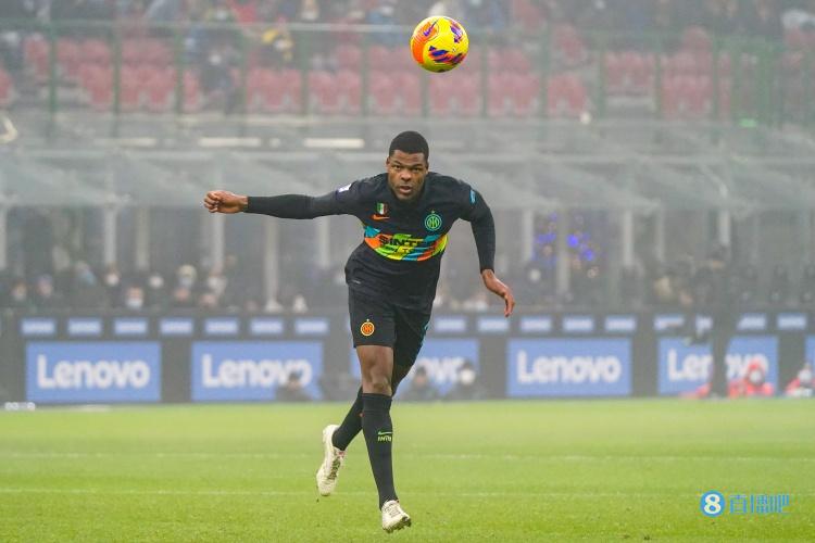 米体:国米不会以低于5000万欧的价格出售邓弗里斯