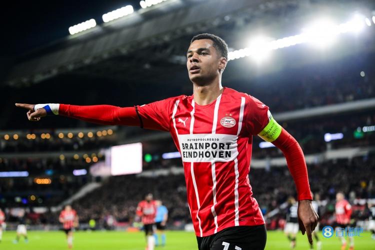 记者:23岁埃因霍温边锋加克波是曼联可行的引援选择