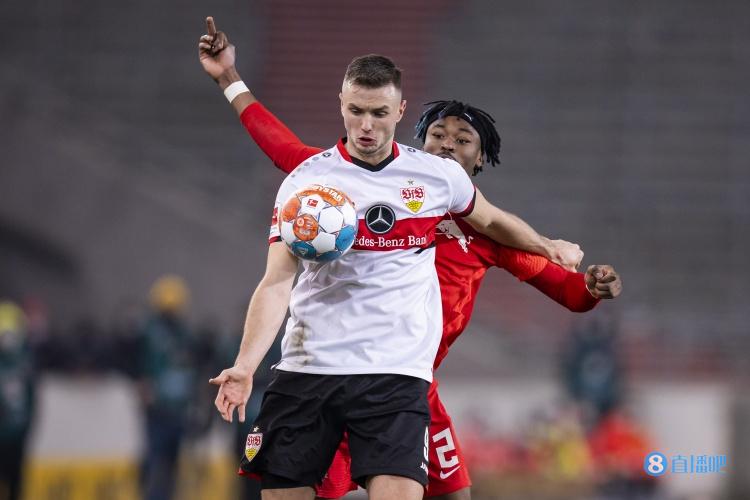 记者:曼联仍未报价卡拉季奇,斯图加特要价2500万欧