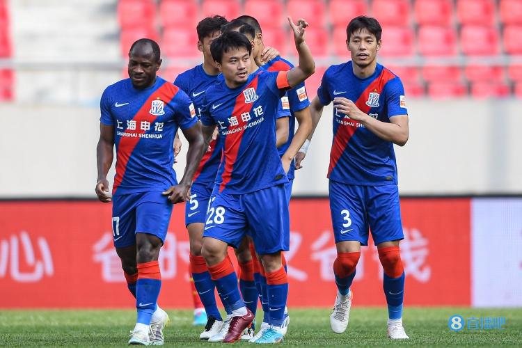 沪媒:为给申花提供最好的场地条件,金州体育场加班加点工作