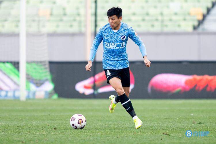 中国足协8月1日转会总览:李帅自由身加盟上海海港等20笔转会
