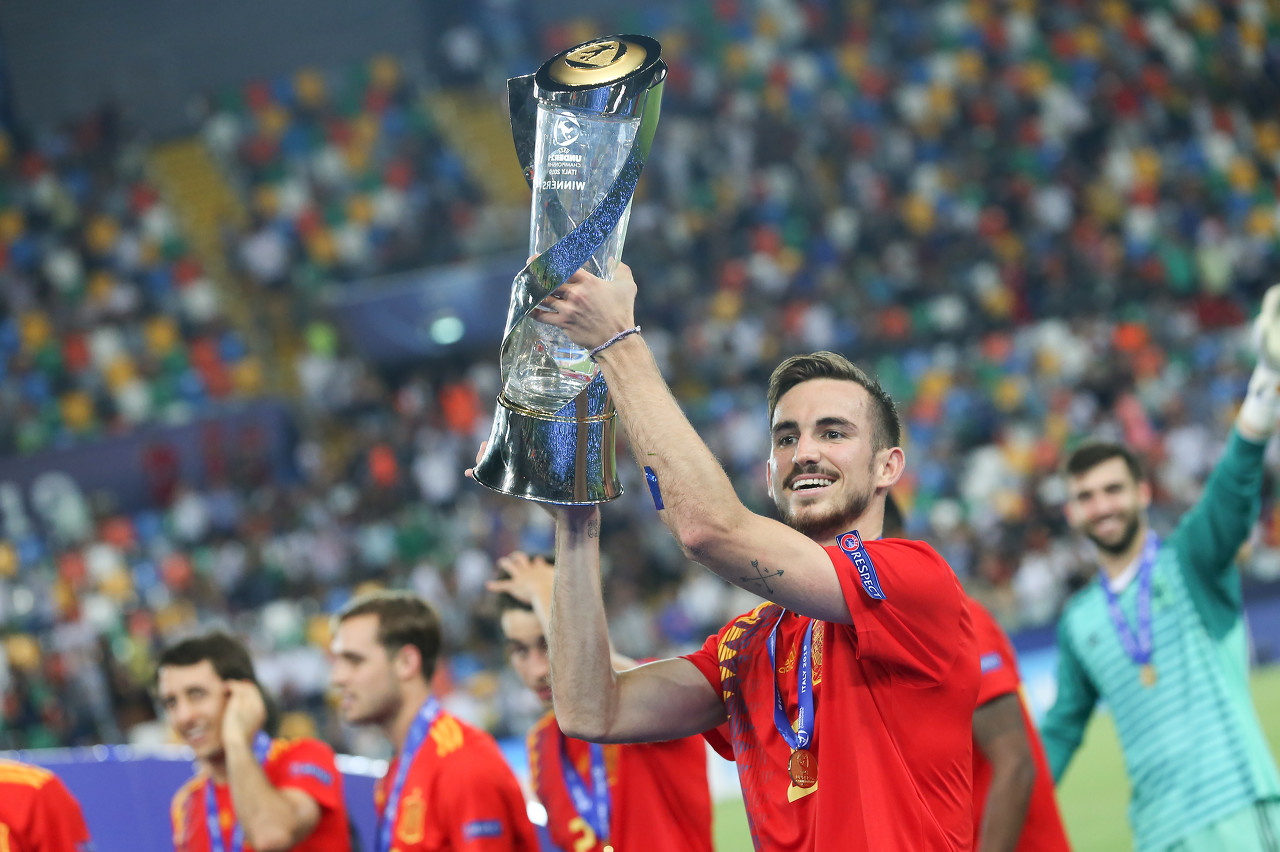 佩杜拉:巴黎本已与法比安谈妥免签,但更想今夏就用转会费签他