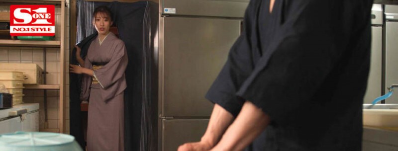 美女老板娘SSIS-528&#8243;星宫一花&#8221;张开双腿被工读生给上了！