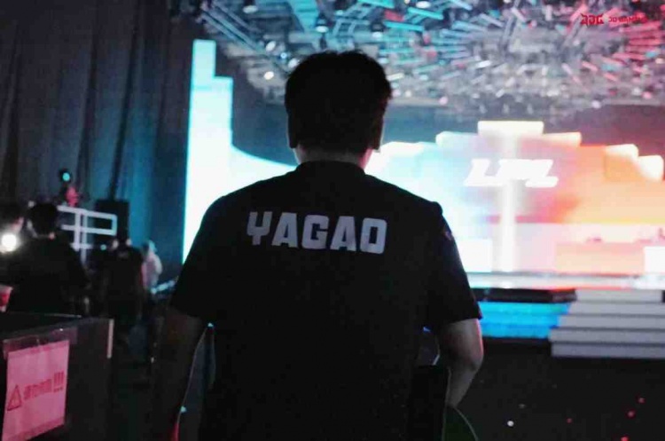 JDG “Yagao”曾奇:爷们要战斗?社恐人是不会打拳庆祝