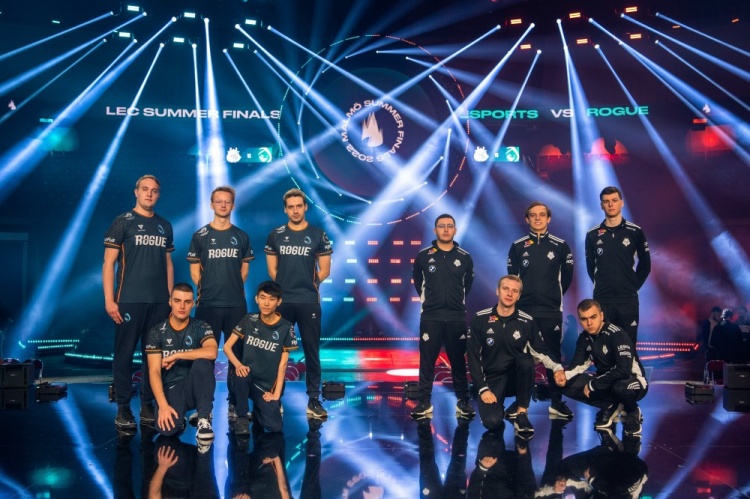 ?Comp女警枪枪爆头输出拉满 小羊梦游巨魔连续被秒 RGE 2-0 G2