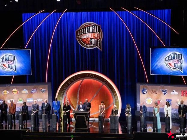 迈博体育 2022届名人堂典礼回顾:吉诺比利盛赞邓肯帕克