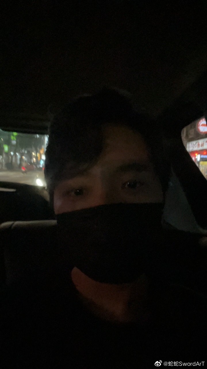 蛇蛇SwordArT晒照:來交作業了