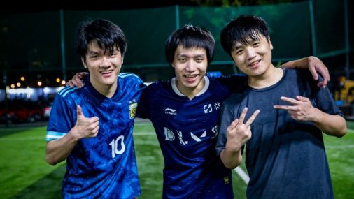 若风更新动态:崴了脚休赛了一个月没踢球 状态不是很好