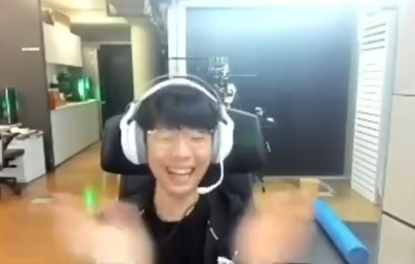 Lehends嘲笑Peanut电竞经理语音:我每次难过的时候都要听一遍