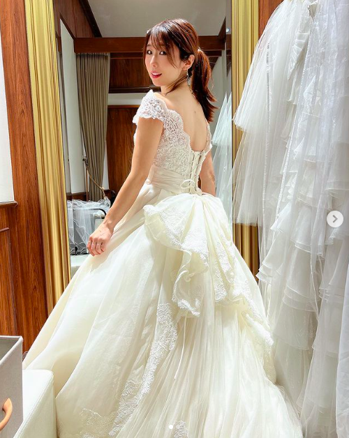 与男友试婚纱!篠田あゆみ(篠田步美)要嫁了!