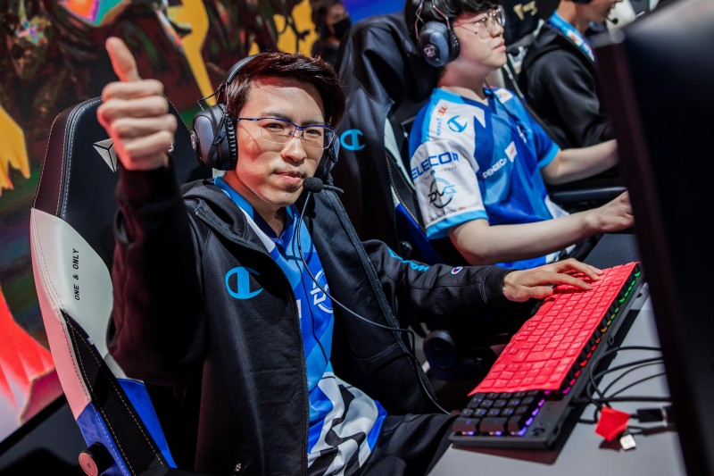 拿下EG后DFM上单Evi更推:虽然我们赢了,但真的很惊险~