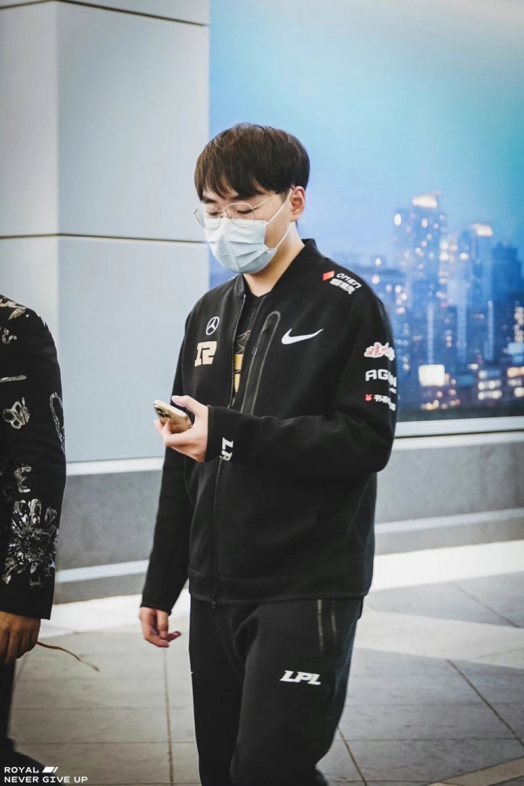 RNG赛前返图:出发!迎战!