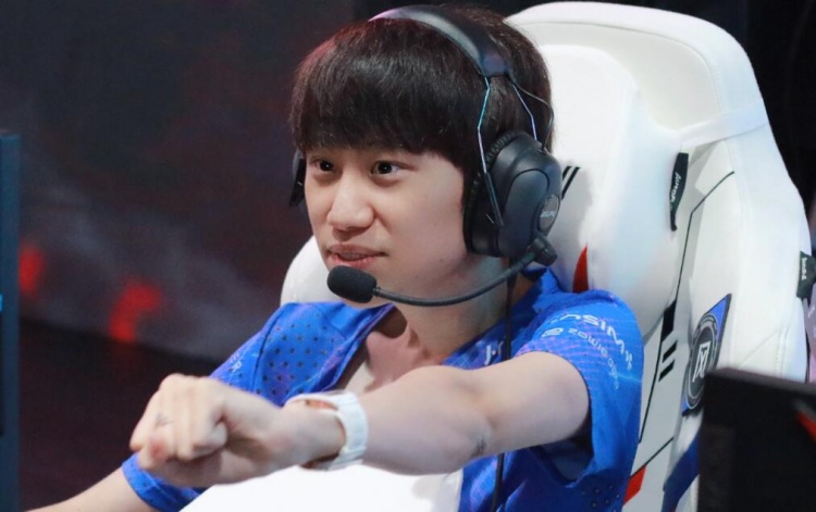 Doinb:Chovy打的有点像Doinb 把ID挡住chovy跟Doinb你都分不清