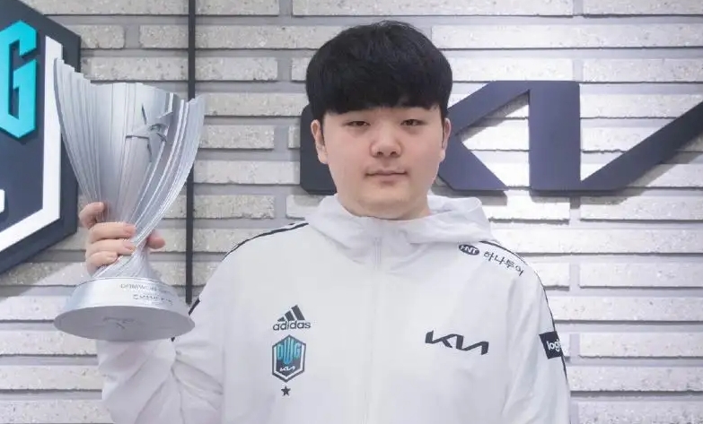 【三叔还再C】Deft透露：Canyon发消息说想跟我一起打