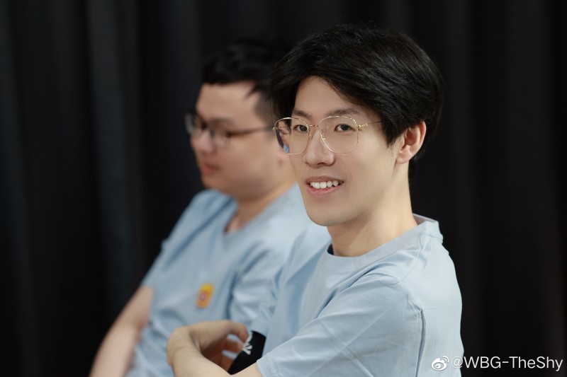 五年拿四个!TheShy第四次获得LPL年度最受欢迎选手