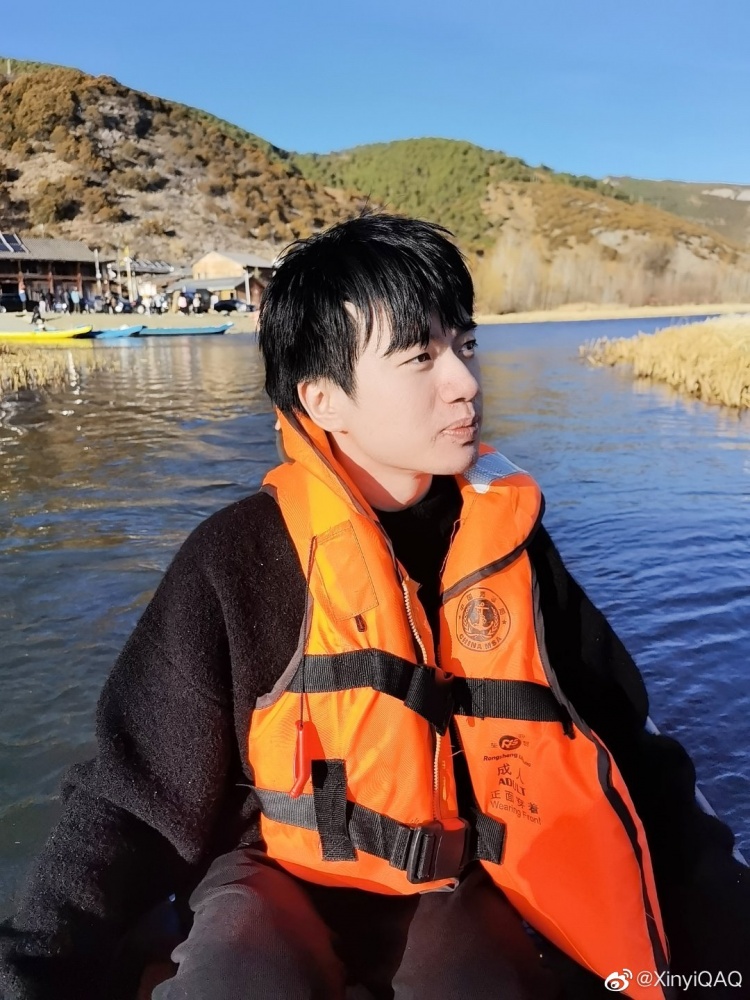 Xinyi分享生活照片:泸沽湖一日游,今天的七彩祥云与大家共享!