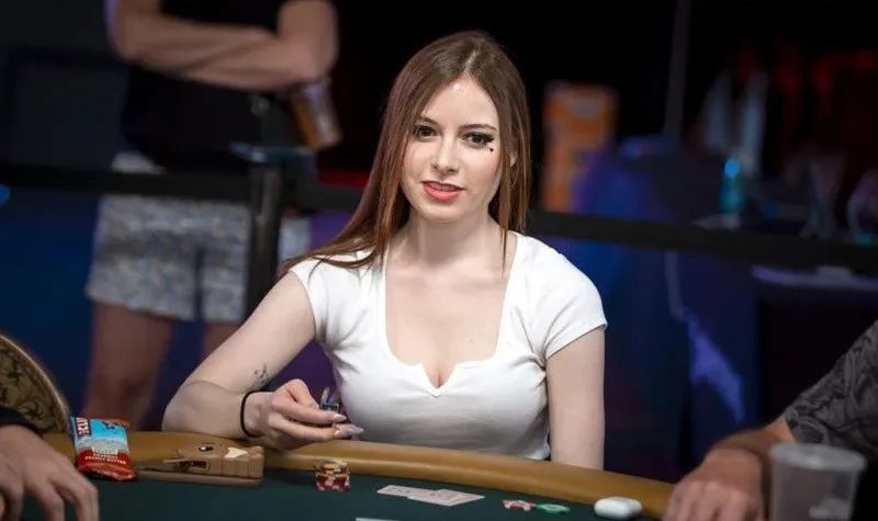 【EV扑克】“扑克兔子”兔年不利,锦标赛出局还搞得鸡飞狗跳!