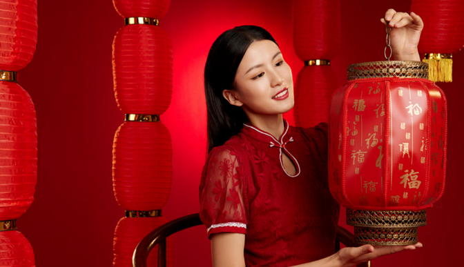 大红灯笼高高挂