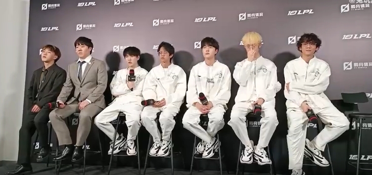 iG赛后群访:Ahn直指队伍沟通痛点 YSKM再谈英雄池问题