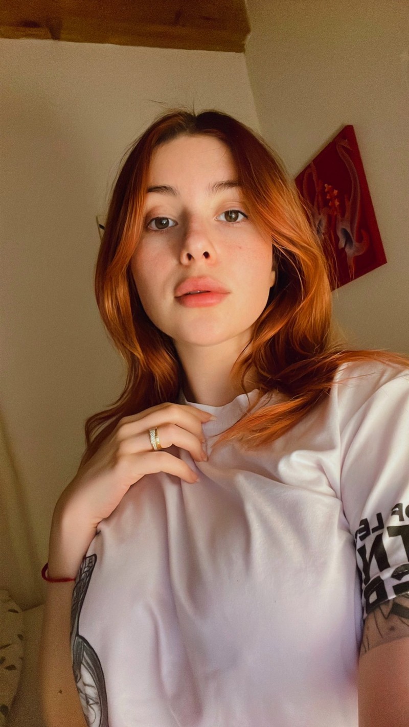 Upset妻子近照：早上好呀☀️?