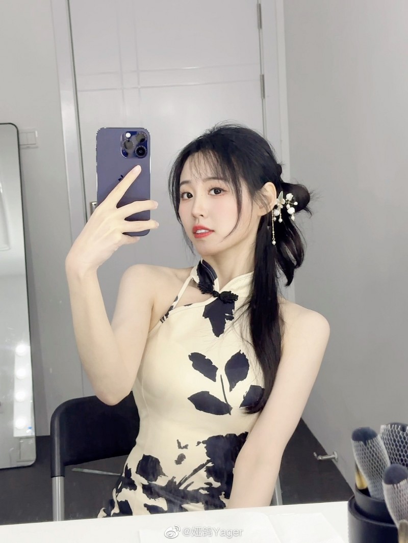 永劫无间赛事主持娅鸽晒照:这个天气 又冷又热