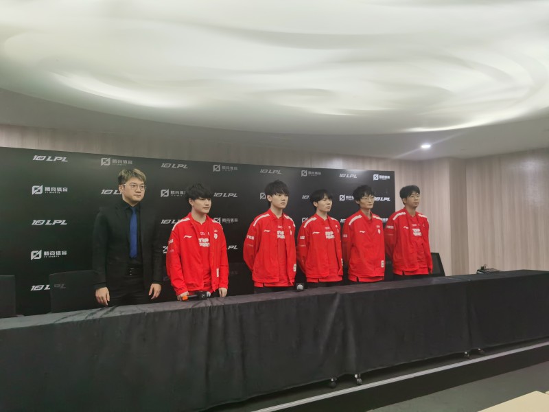 TES赛后群访 Rookie:我的安妮作用没想象中出色 会尽量改变打法