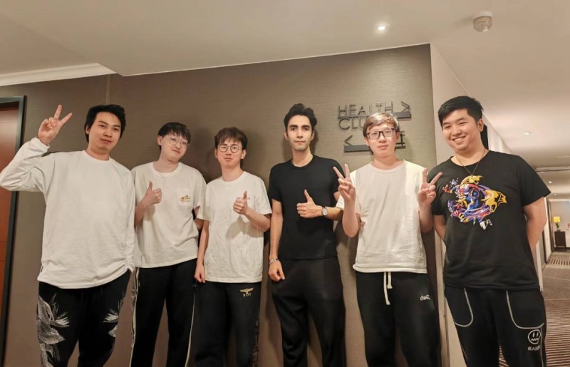 Aster官方:选手以顺利抵达柏林 明天点迎战BB战队!