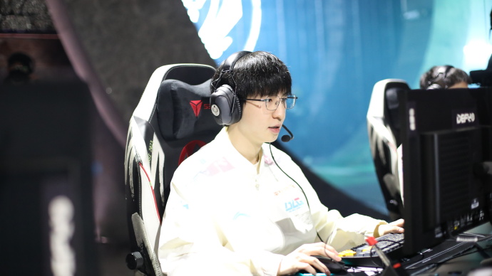 PTT热议BLG首局碾压R7：BLG能不能加速啊 想看GAM