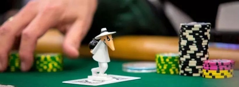 【EV扑克】牌局分析:转牌圈拿到强听牌,应该怎么做?