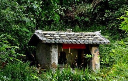 被遮挡的小庙的图片 被遮挡的小庙