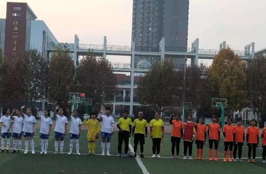 市一中女足首战告捷的图片 市一中女足首战告捷