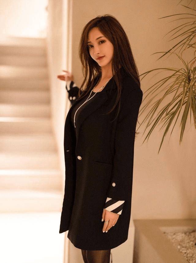 上衣搭配非常重要,让自己更加光彩照人