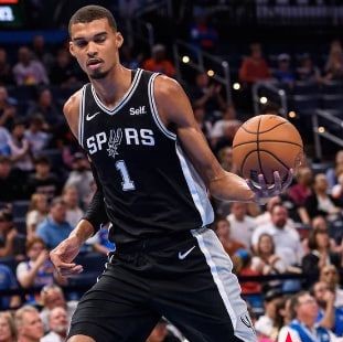 大发体育-文班亚马20+5霍姆格伦21+9 雷霆险胜马刺,大发助力你的致富之路!