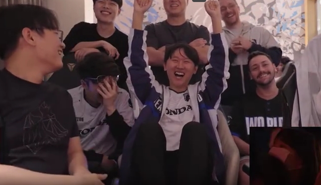 可惜没有二段笑!TL分享队员们得知抽中NRG反应:Pyosik振臂高呼!