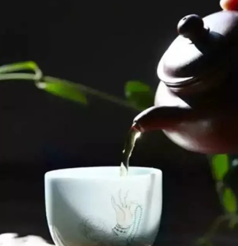 《本色》:黄昏苦雨打芭蕉的图片 《本色》:黄昏苦雨打芭蕉